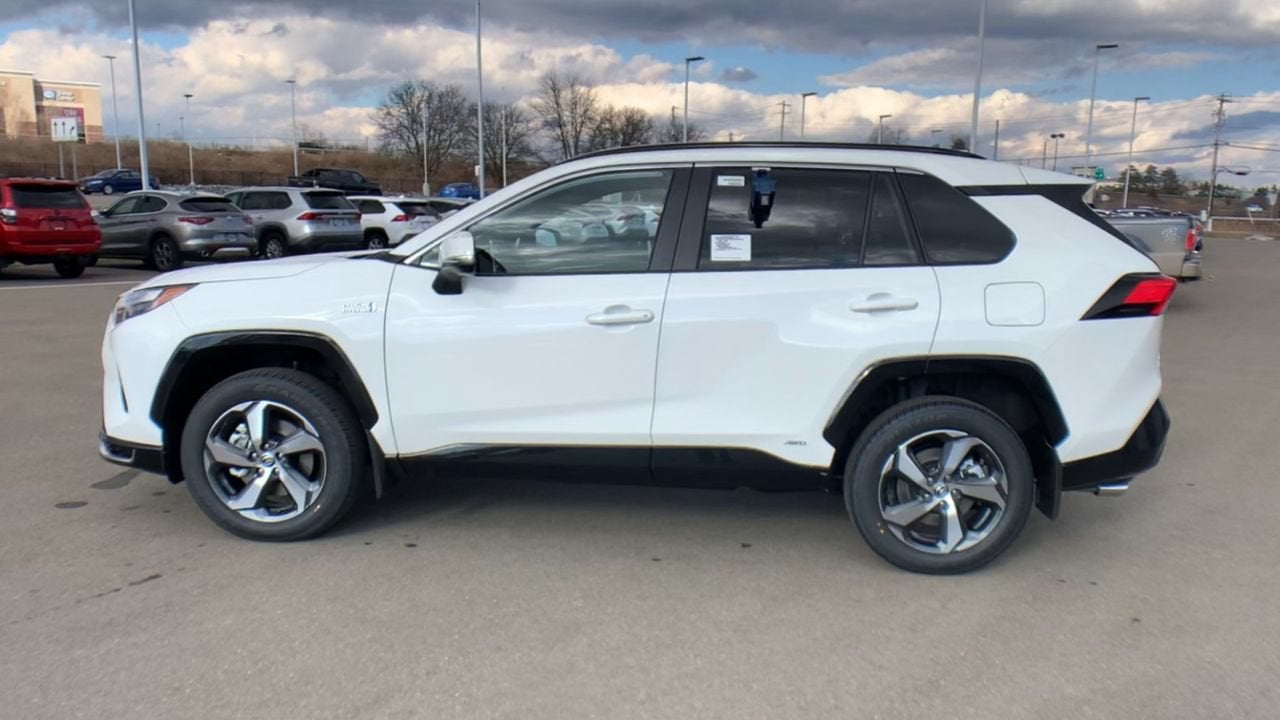 2024 Toyota RAV4 Prime SE