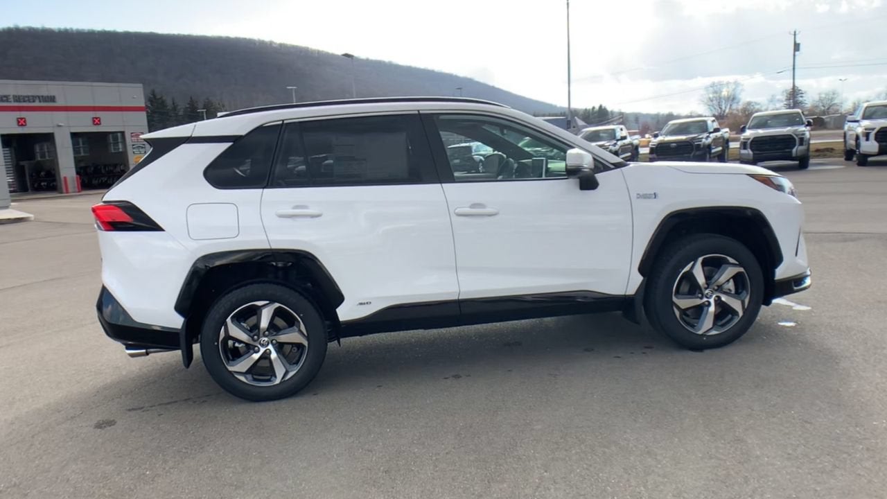 2024 Toyota RAV4 Prime SE