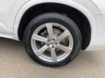2022 Volvo XC90 T5 Momentum