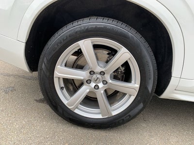 2022 Volvo XC90 T5 Momentum