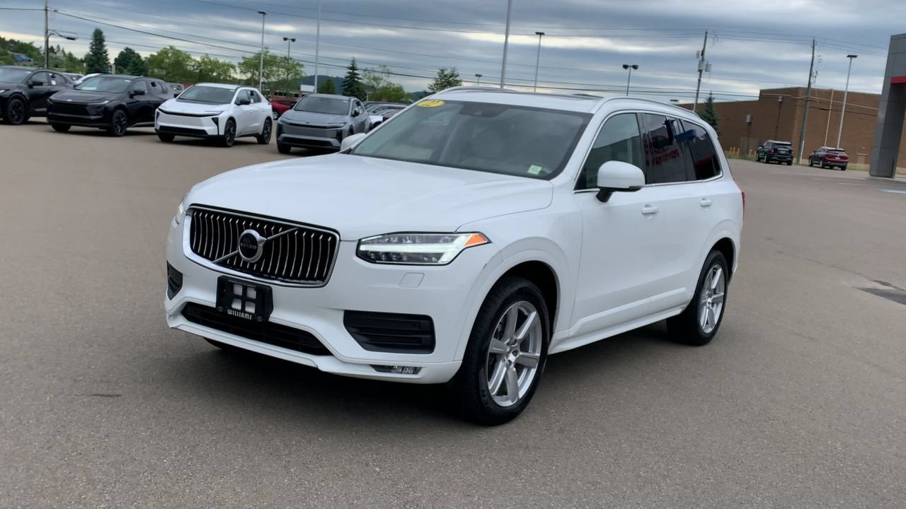 2022 Volvo XC90 T5 Momentum