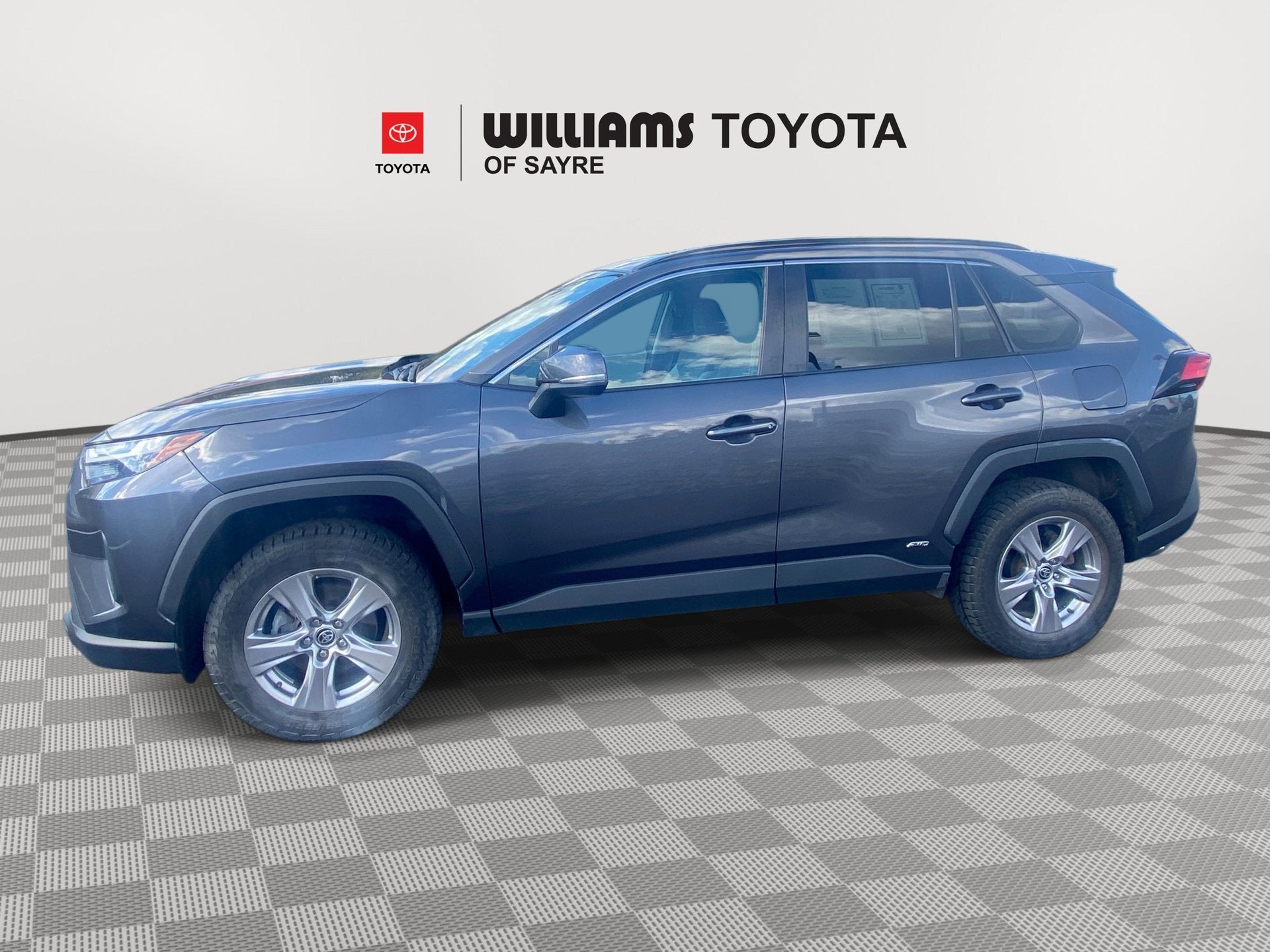 2022 Toyota RAV4 Hybrid XLE