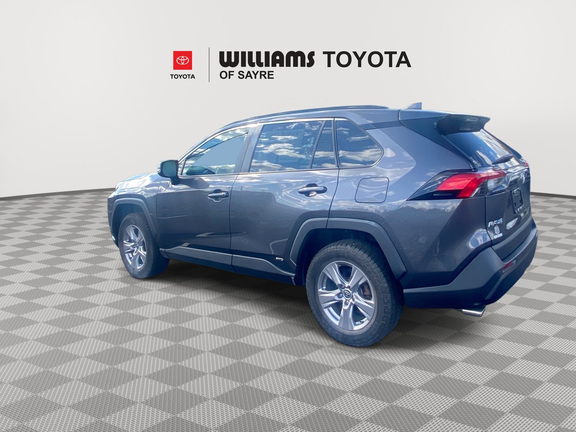 2022 Toyota RAV4 Hybrid XLE