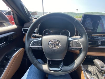 2022 Toyota Highlander Platinum