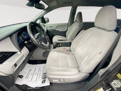 2019 Toyota Sienna LE