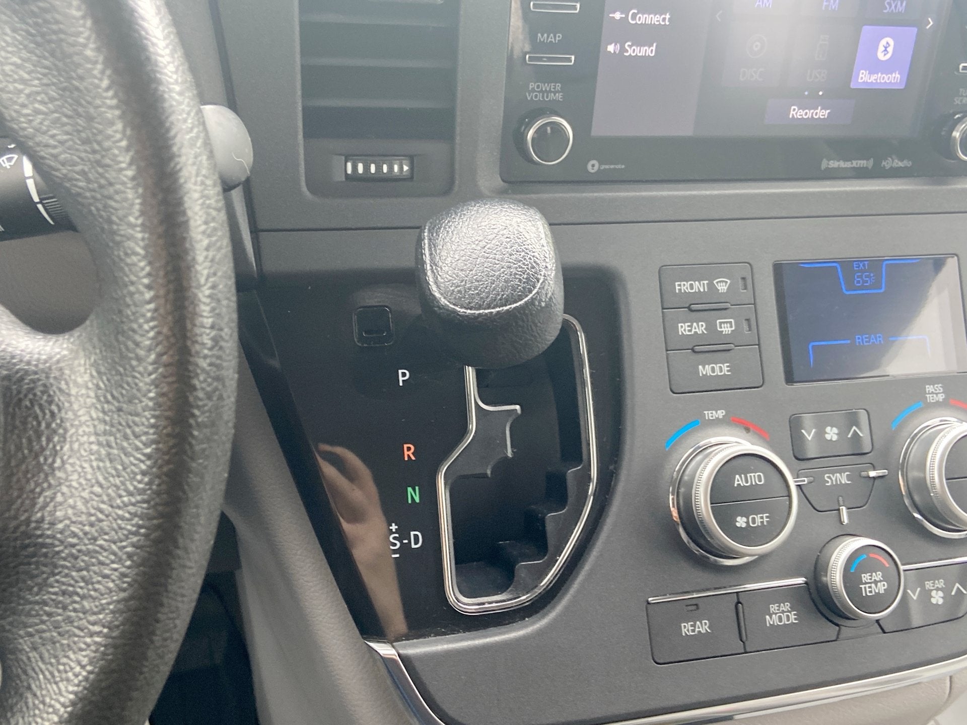 2019 Toyota Sienna LE