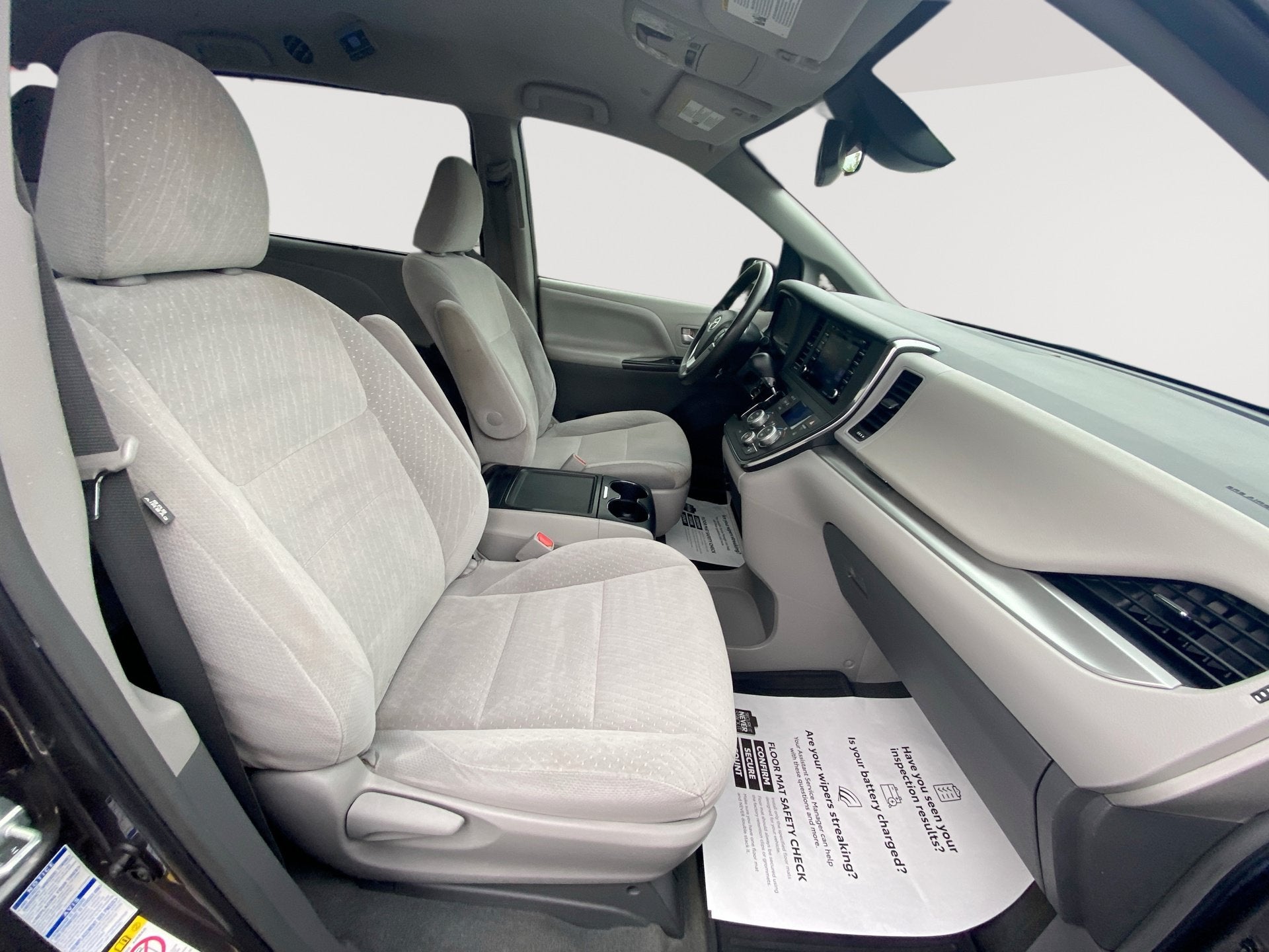 2019 Toyota Sienna LE