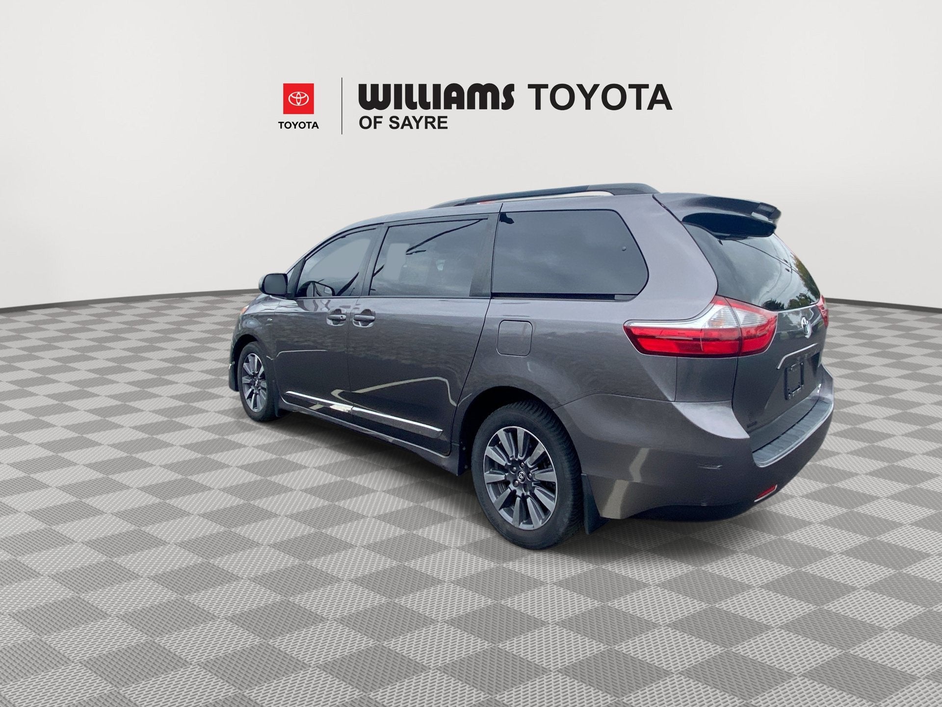 2019 Toyota Sienna LE