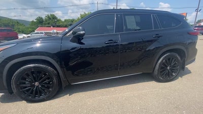 2023 Toyota Highlander XSE
