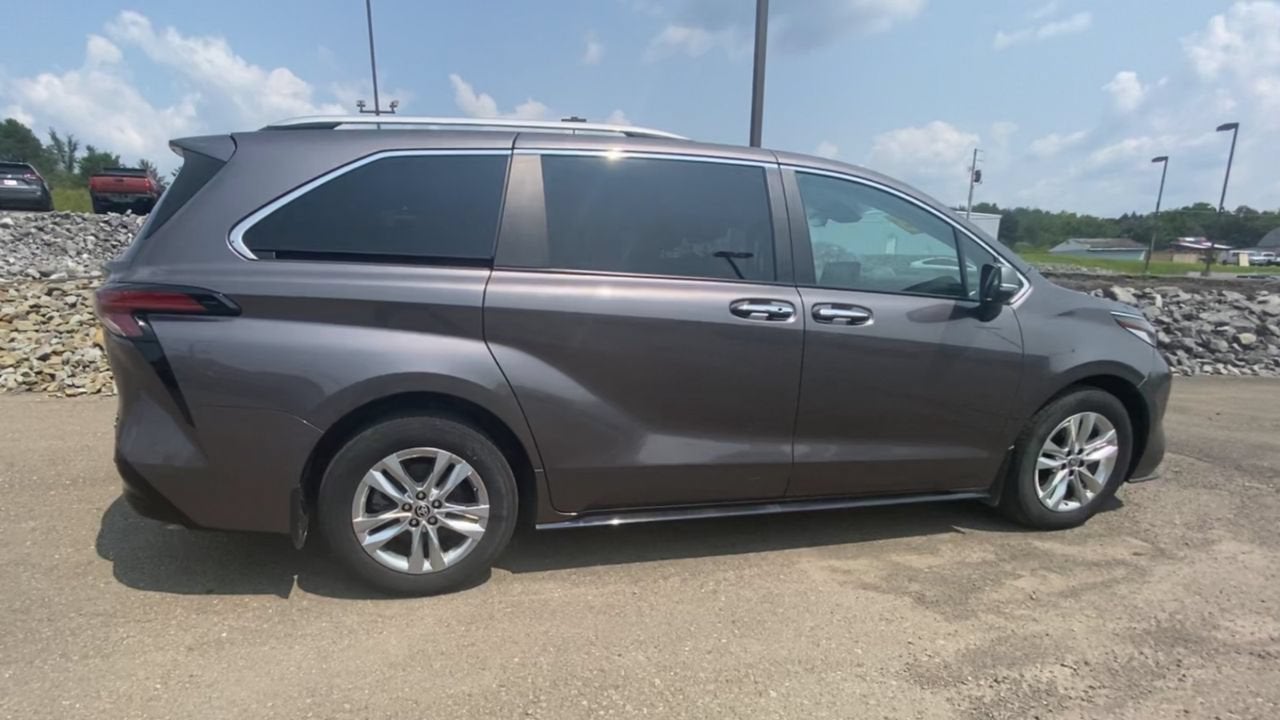 2023 Toyota Sienna Limited