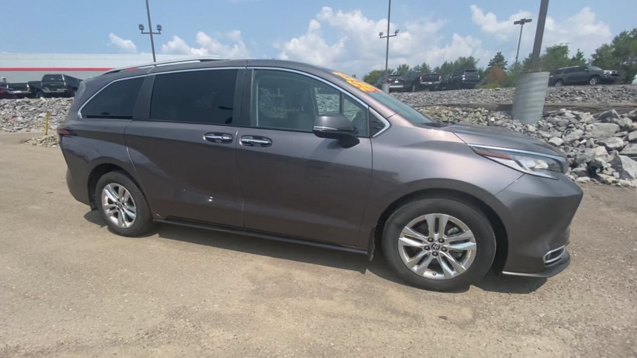 2023 Toyota Sienna Limited