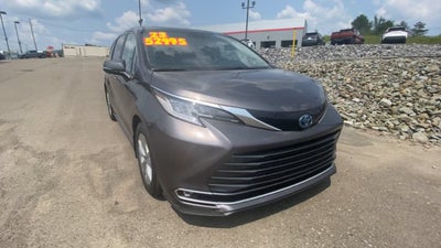 2023 Toyota Sienna Limited
