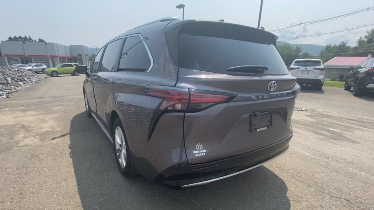 2023 Toyota Sienna Limited