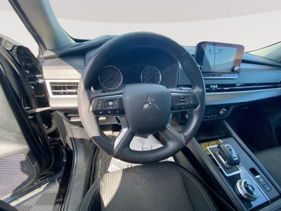 2022 Mitsubishi Outlander ES