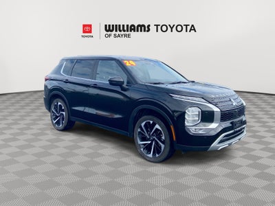 2024 Mitsubishi Outlander SE Black Edition w/Pano Roof