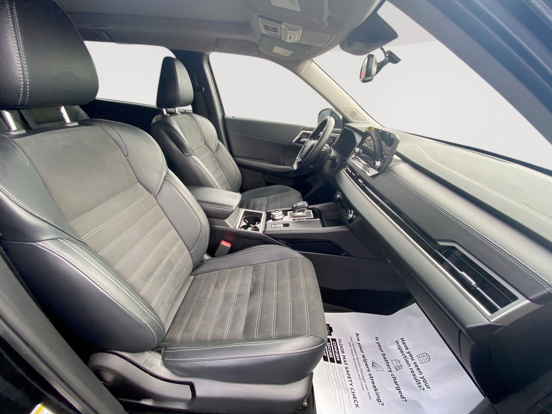 2024 Mitsubishi Outlander SE Black Edition w/Pano Roof