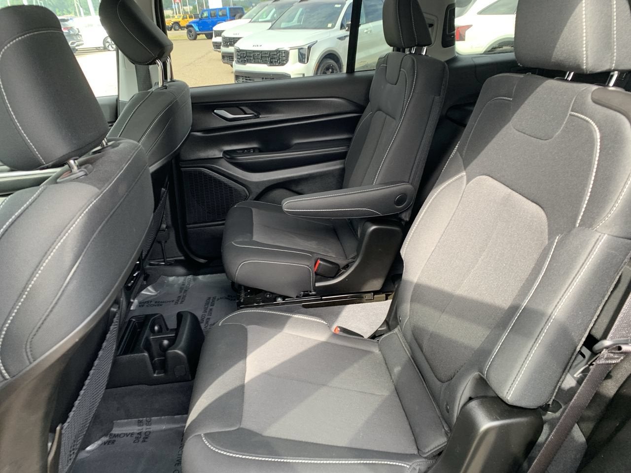 2023 Jeep Grand Cherokee L Laredo