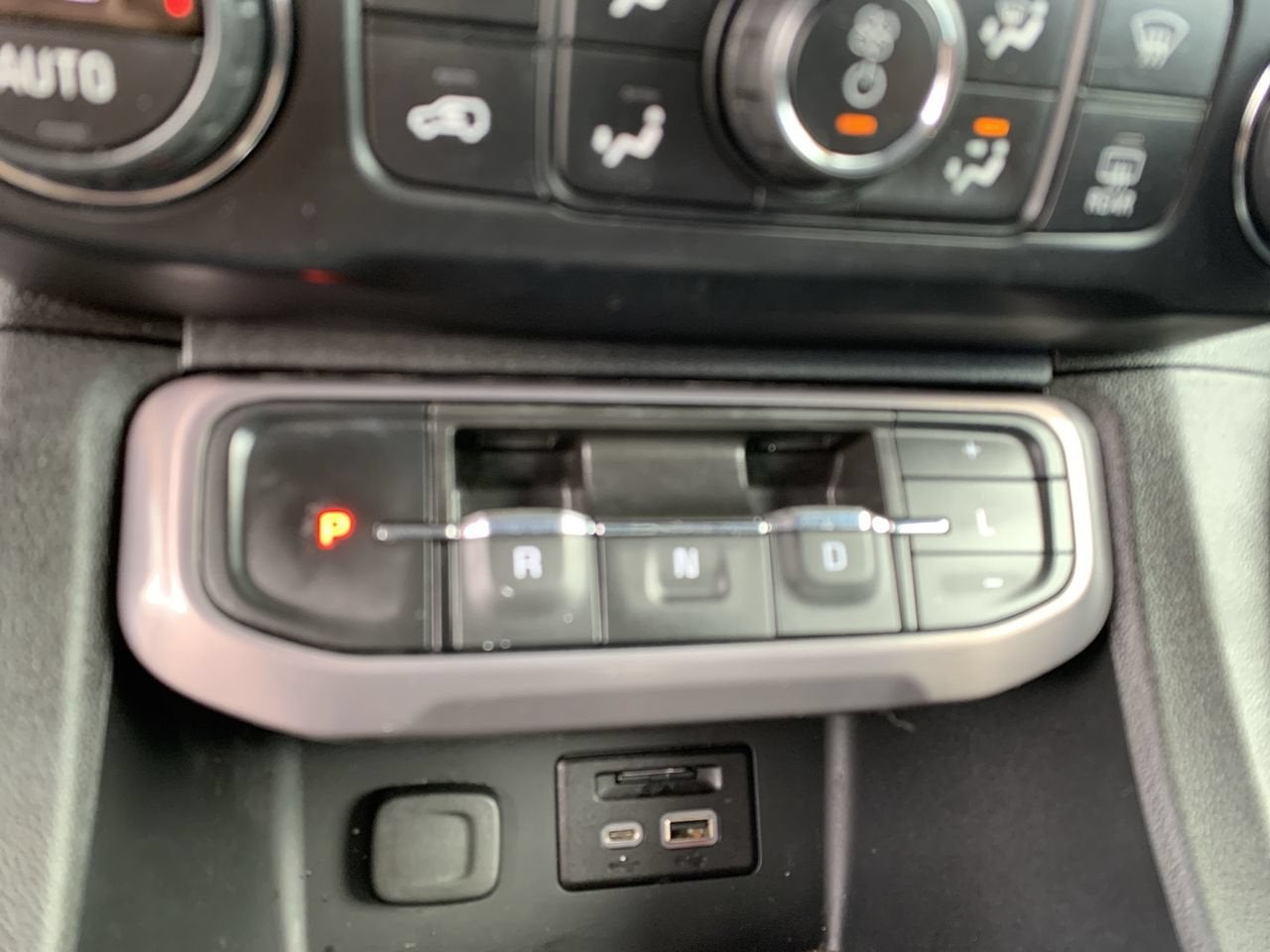 2020 GMC Acadia AT4