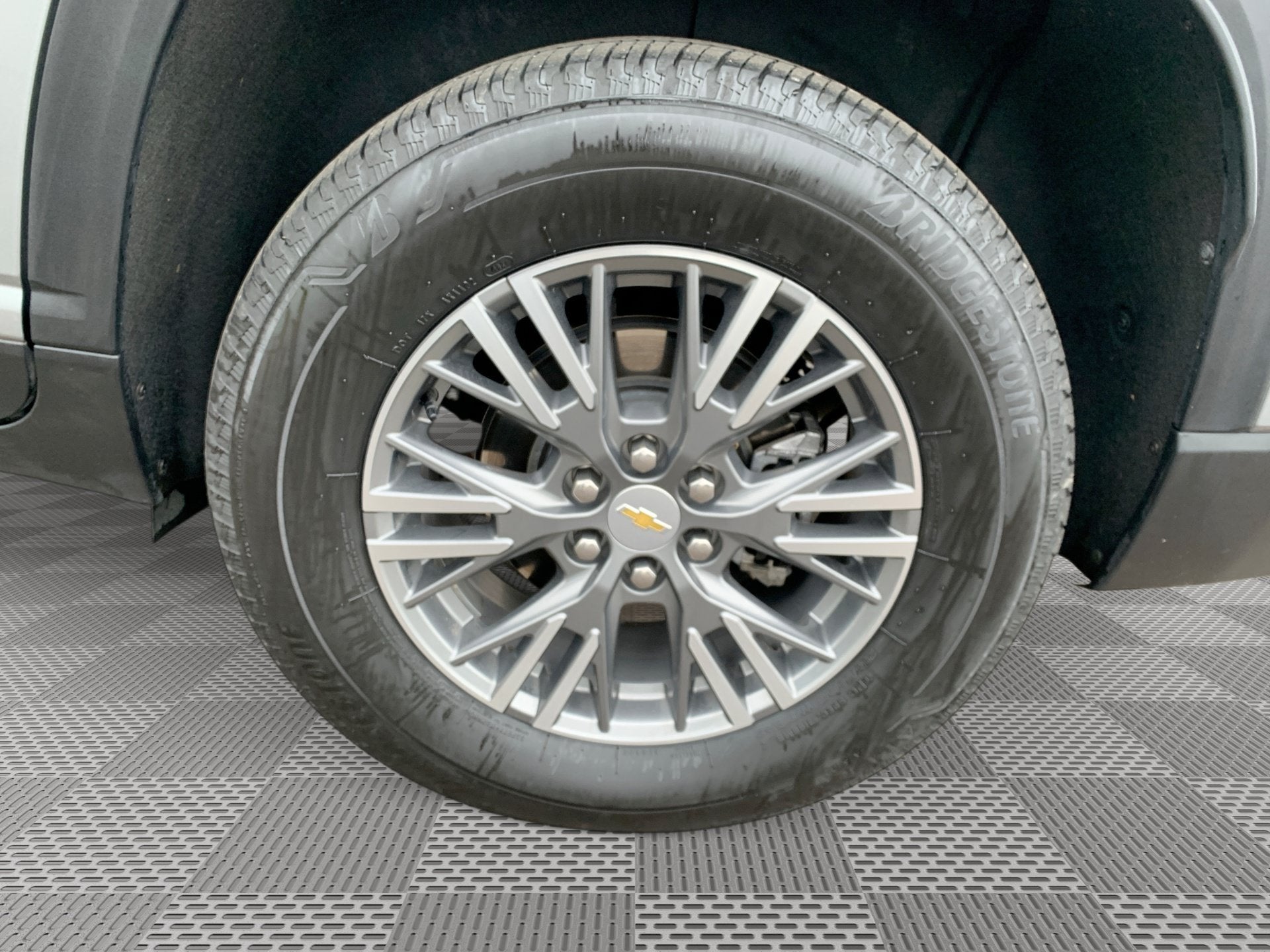 2025 Chevrolet Traverse AWD LT