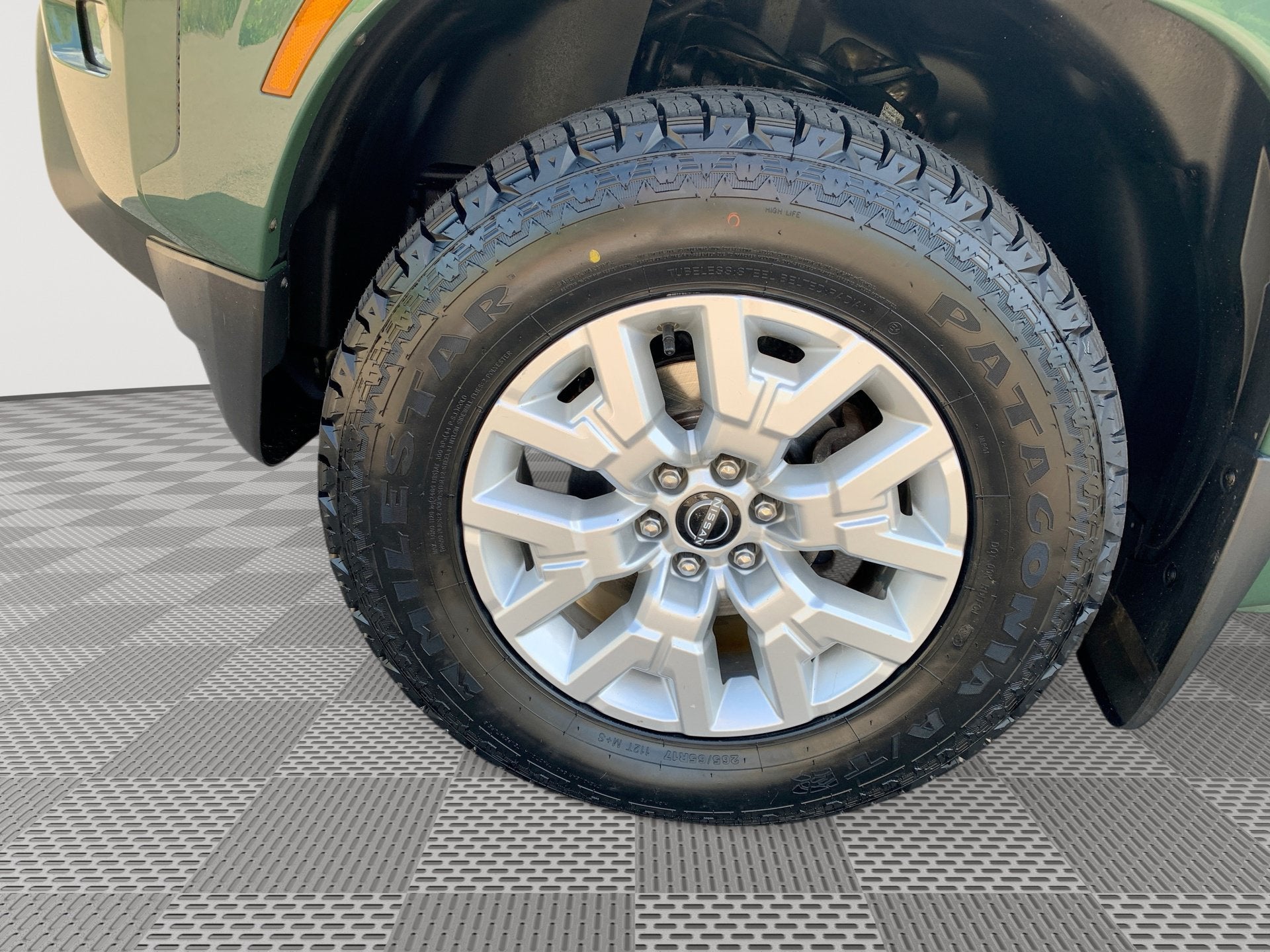 2023 Nissan Frontier SV