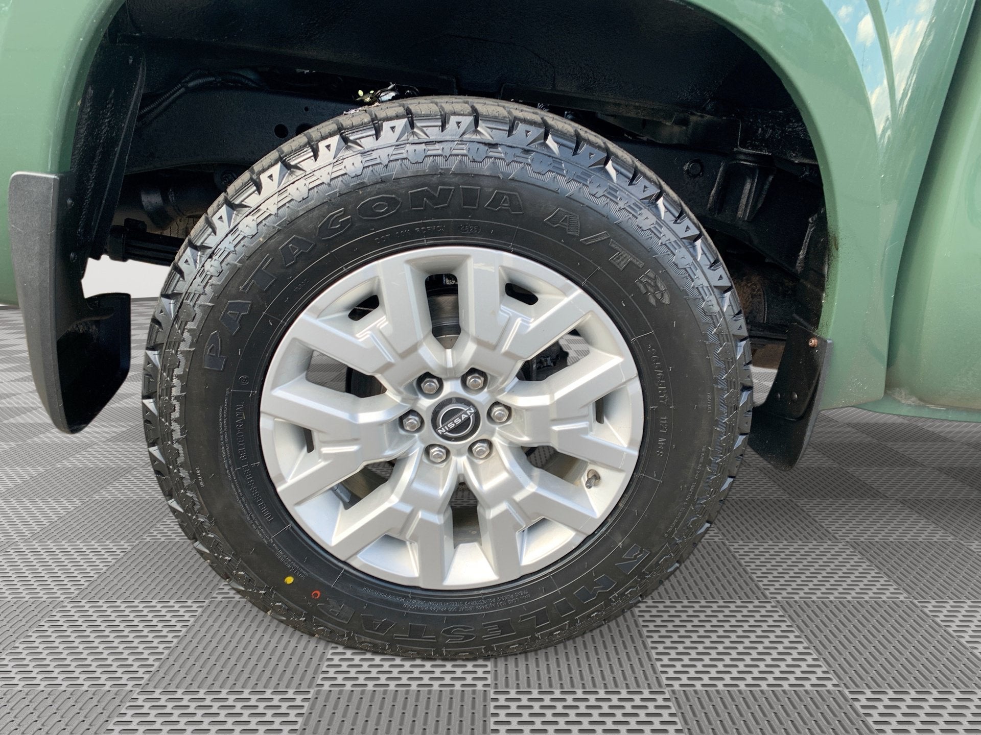 2023 Nissan Frontier SV
