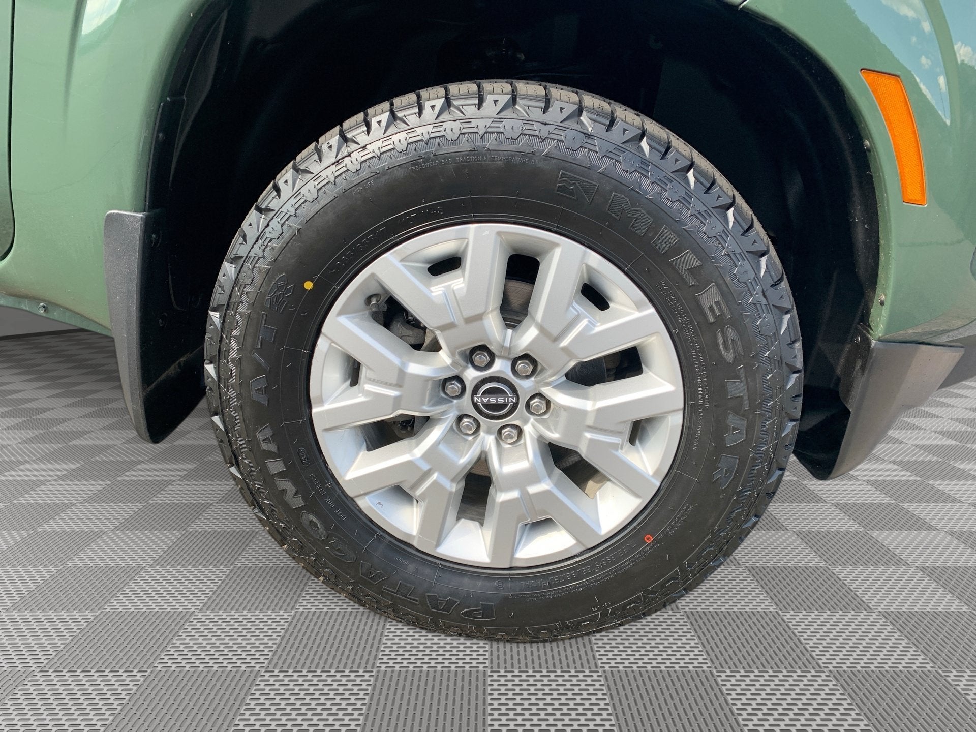 2023 Nissan Frontier SV