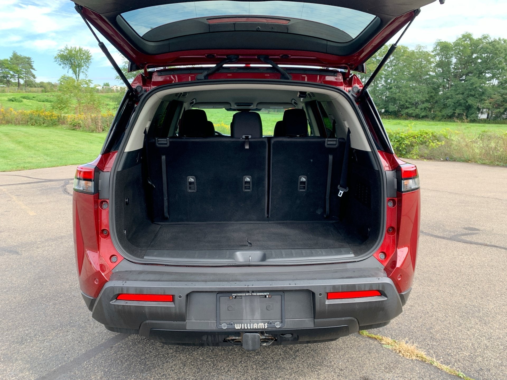 2022 Nissan Pathfinder SV