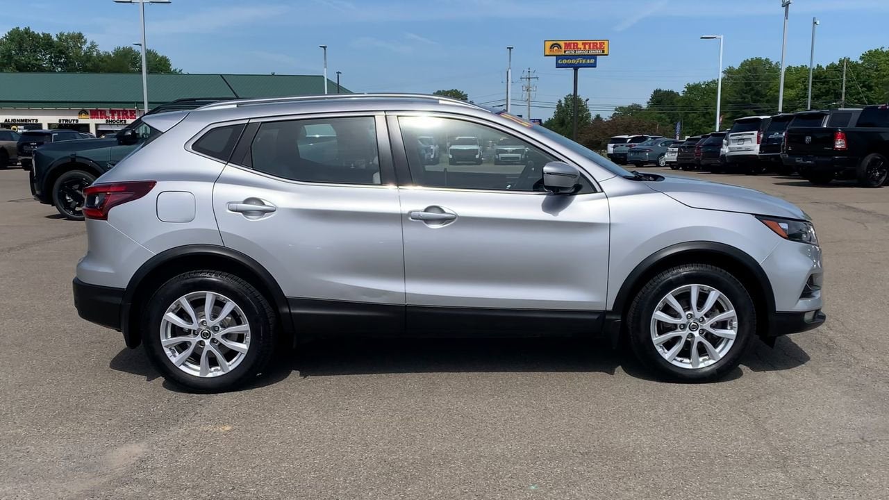 2022 Nissan Rogue Sport SV