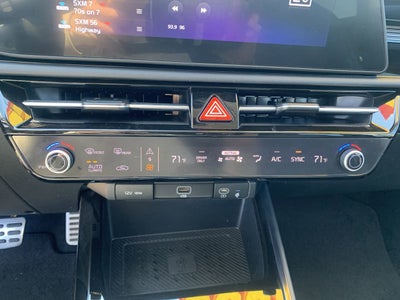 2024 Kia Niro Plug-In Hybrid SX Touring