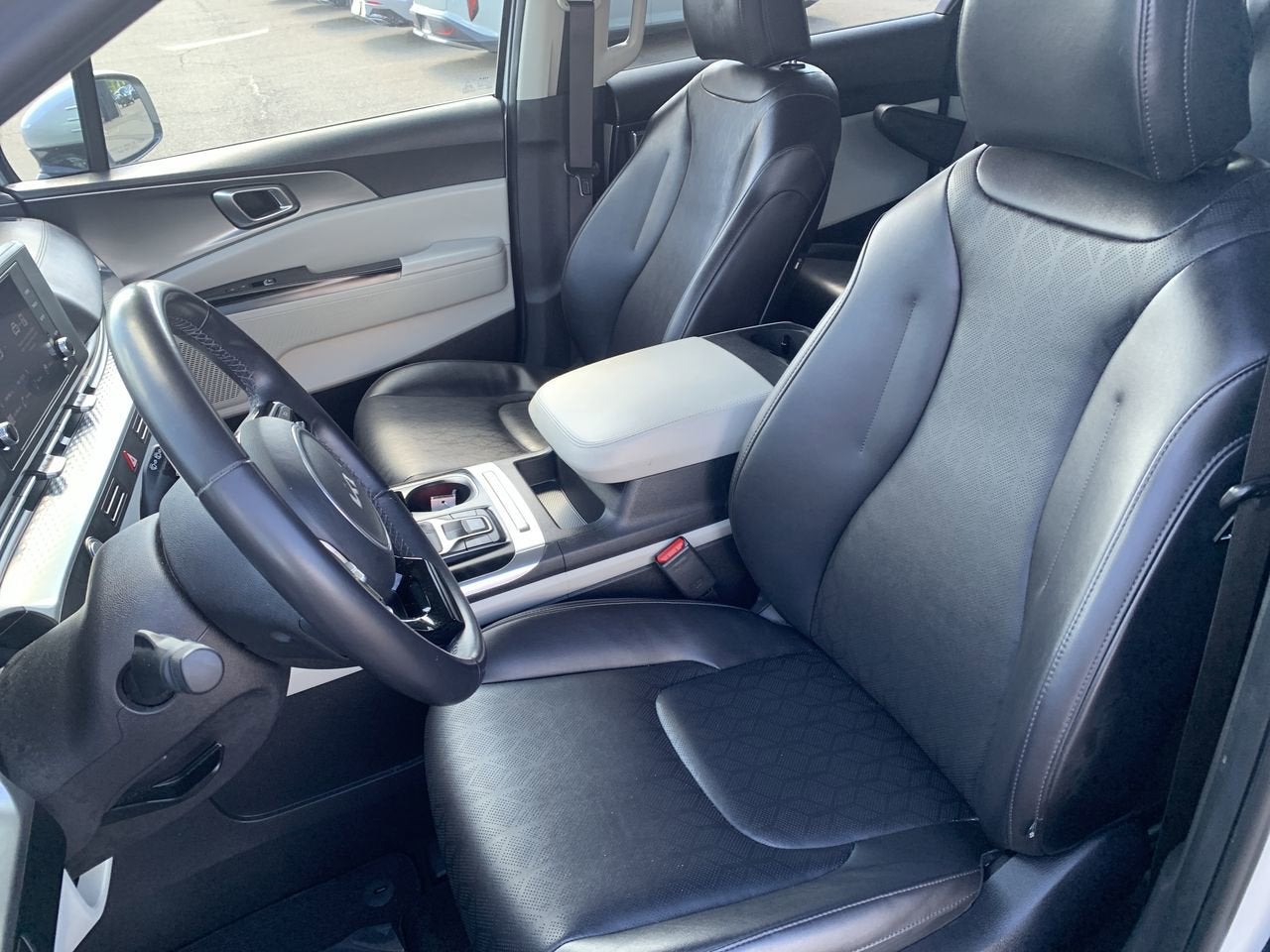 2023 Kia Carnival LX