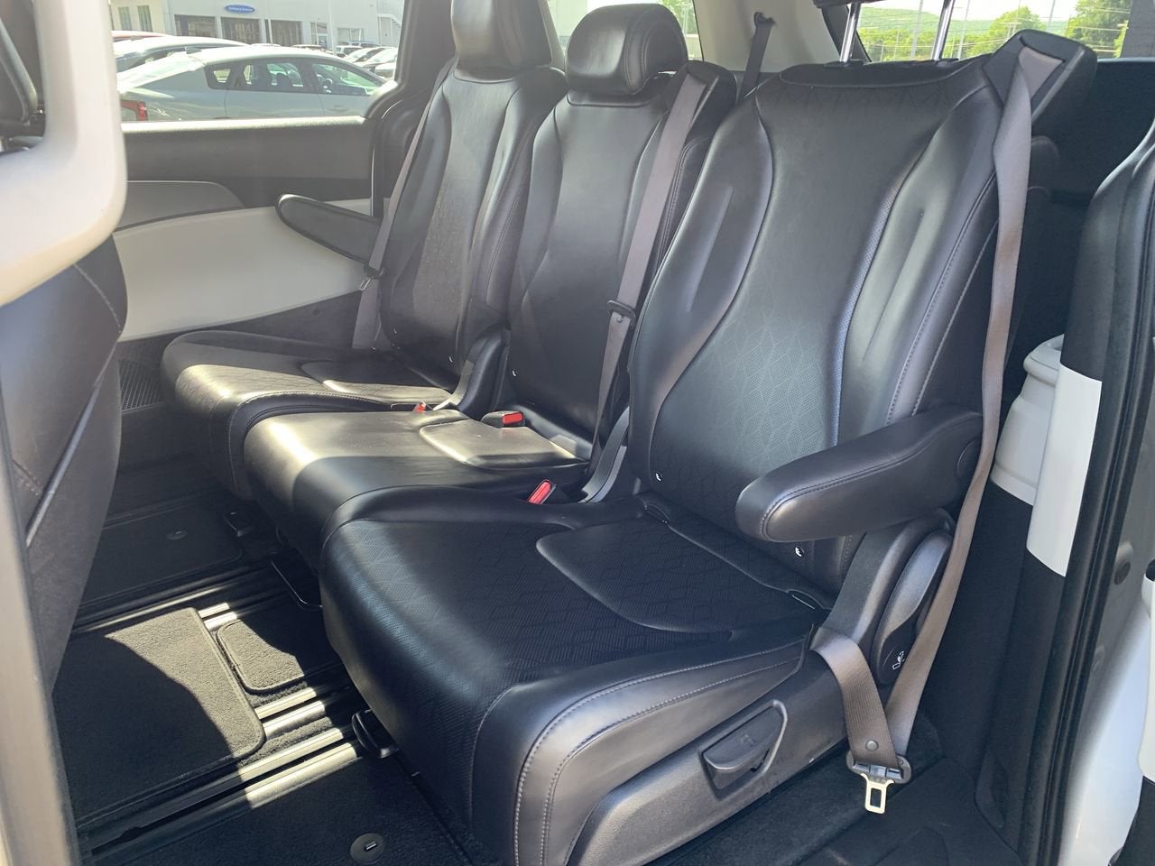 2023 Kia Carnival LX