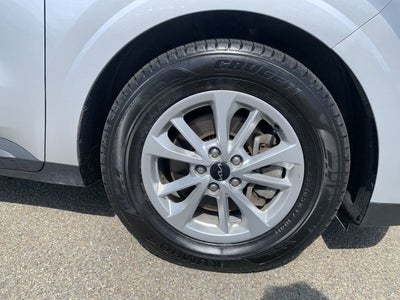 2023 Kia Carnival LX
