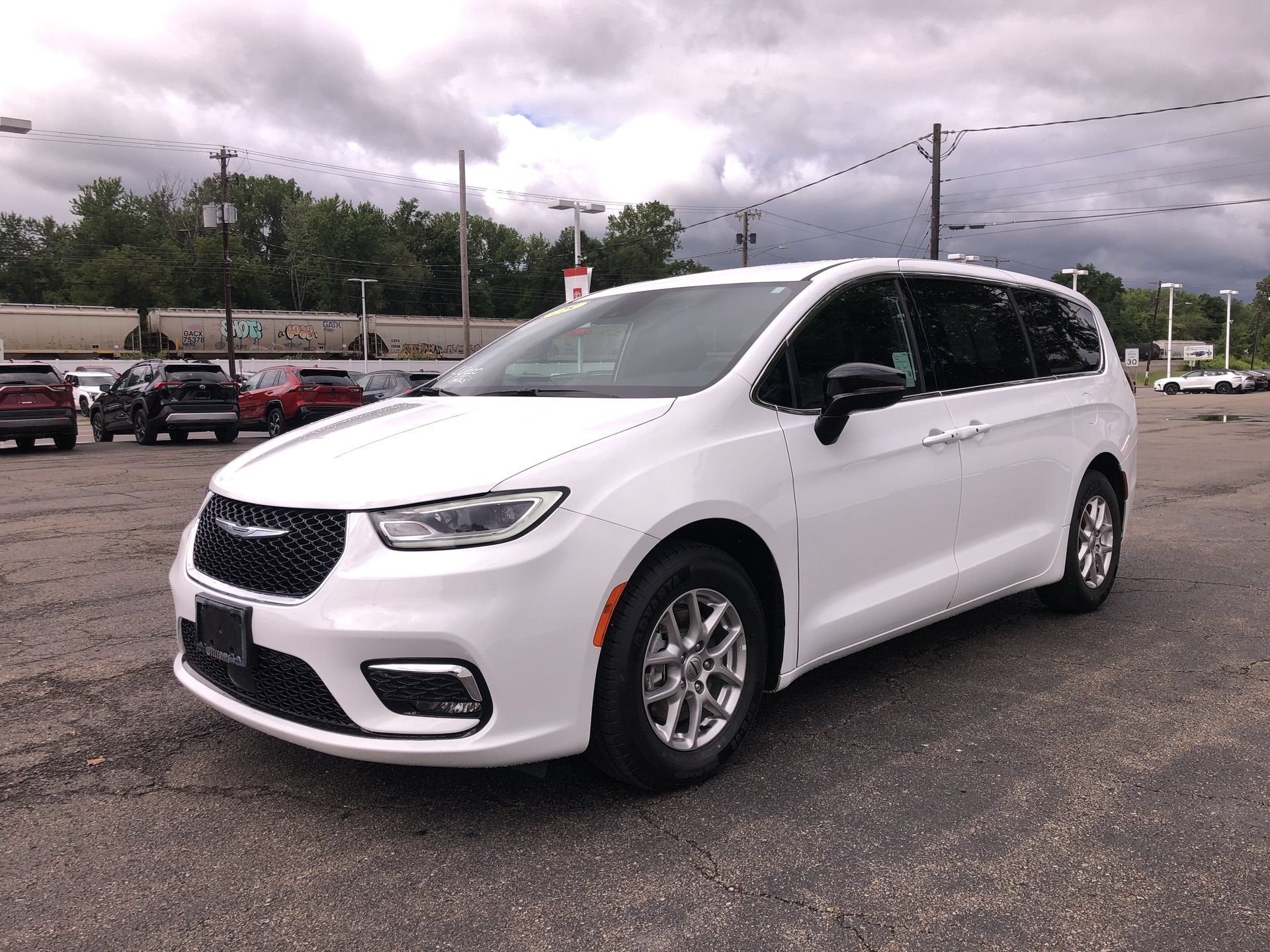 2025 Chrysler Pacifica Select