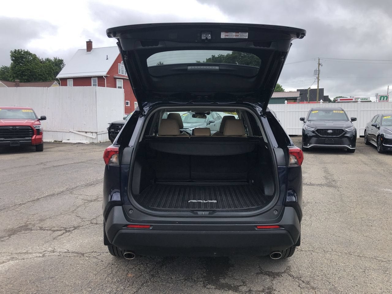 2022 Toyota RAV4 XLE Premium