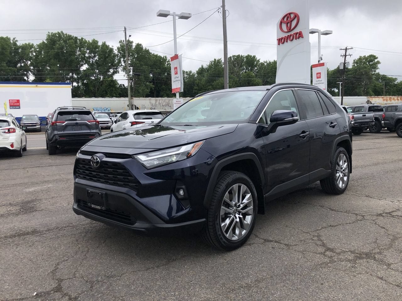 2022 Toyota RAV4 XLE Premium