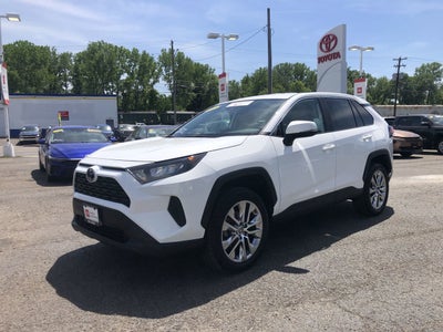 2022 Toyota RAV4 LE