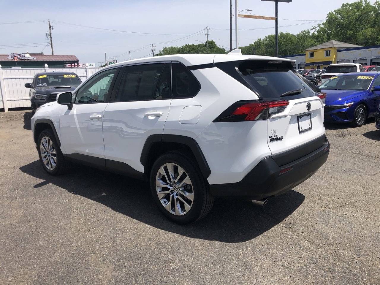 2022 Toyota RAV4 LE