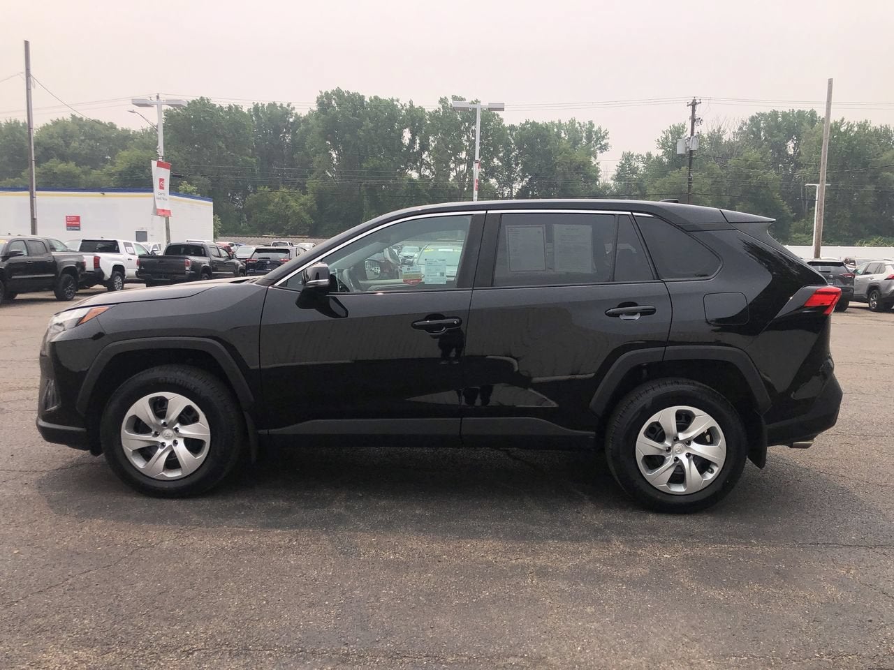 2023 Toyota RAV4 LE