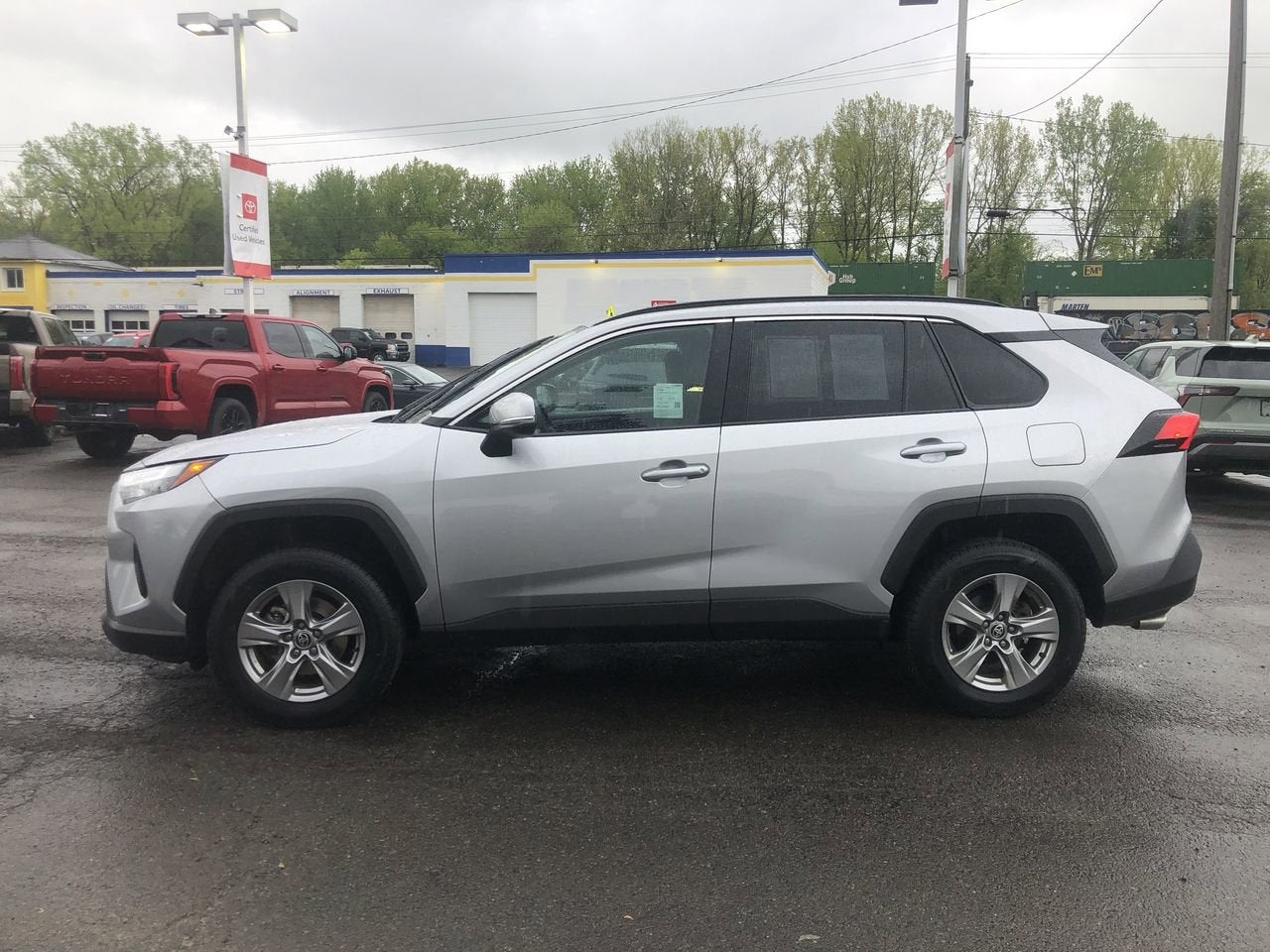 2025 Toyota RAV4 XLE