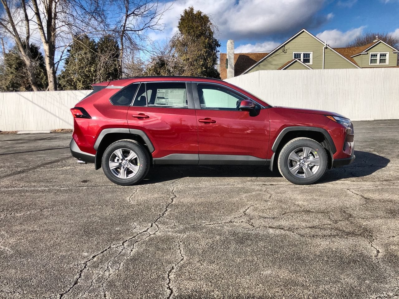 2024 Toyota RAV4 XLE