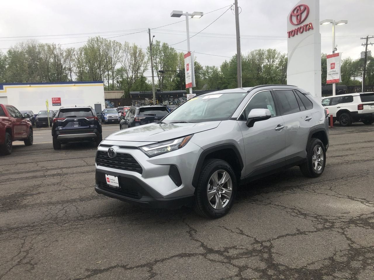 2025 Toyota RAV4 XLE