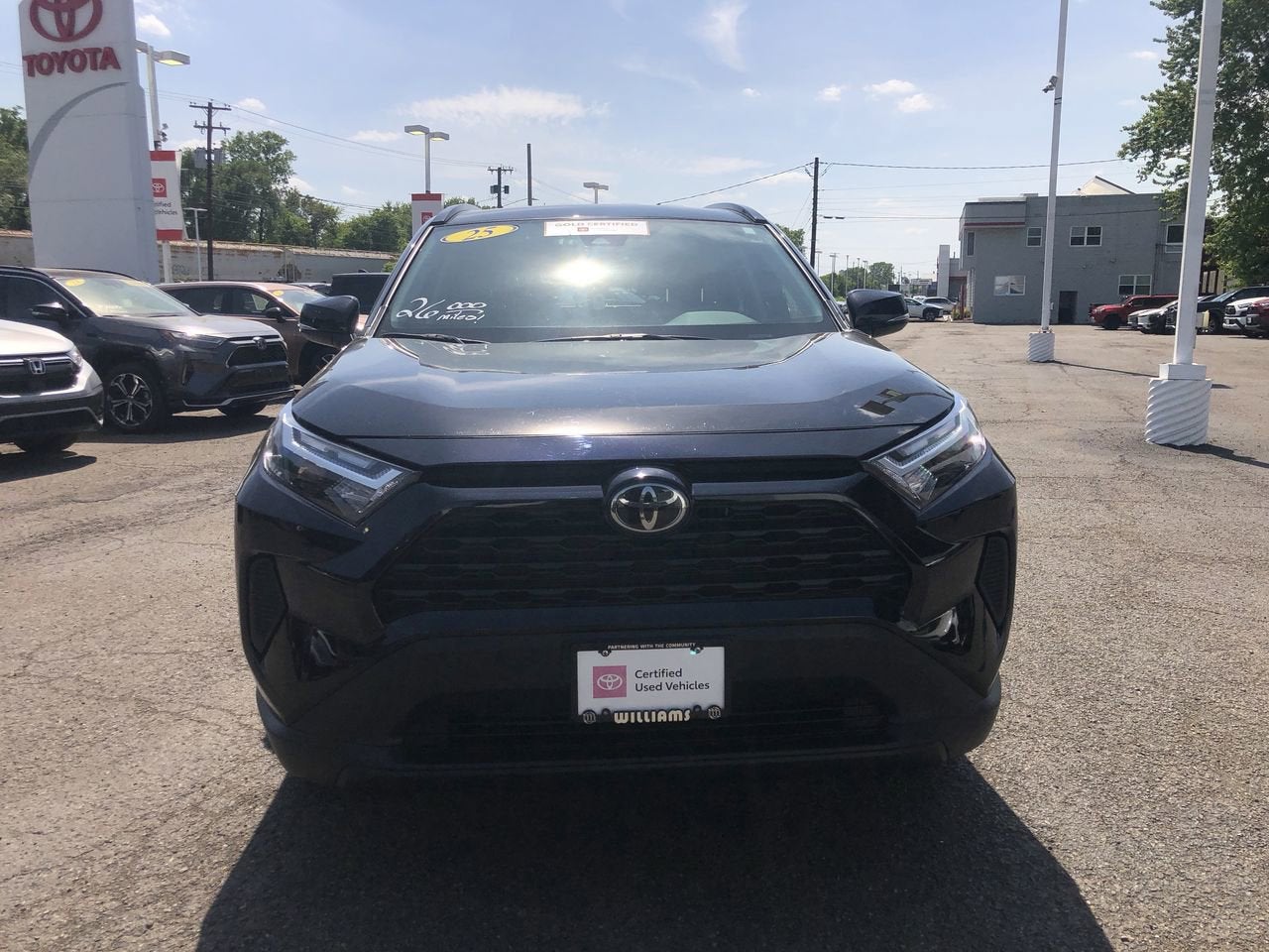 2025 Toyota RAV4 XLE