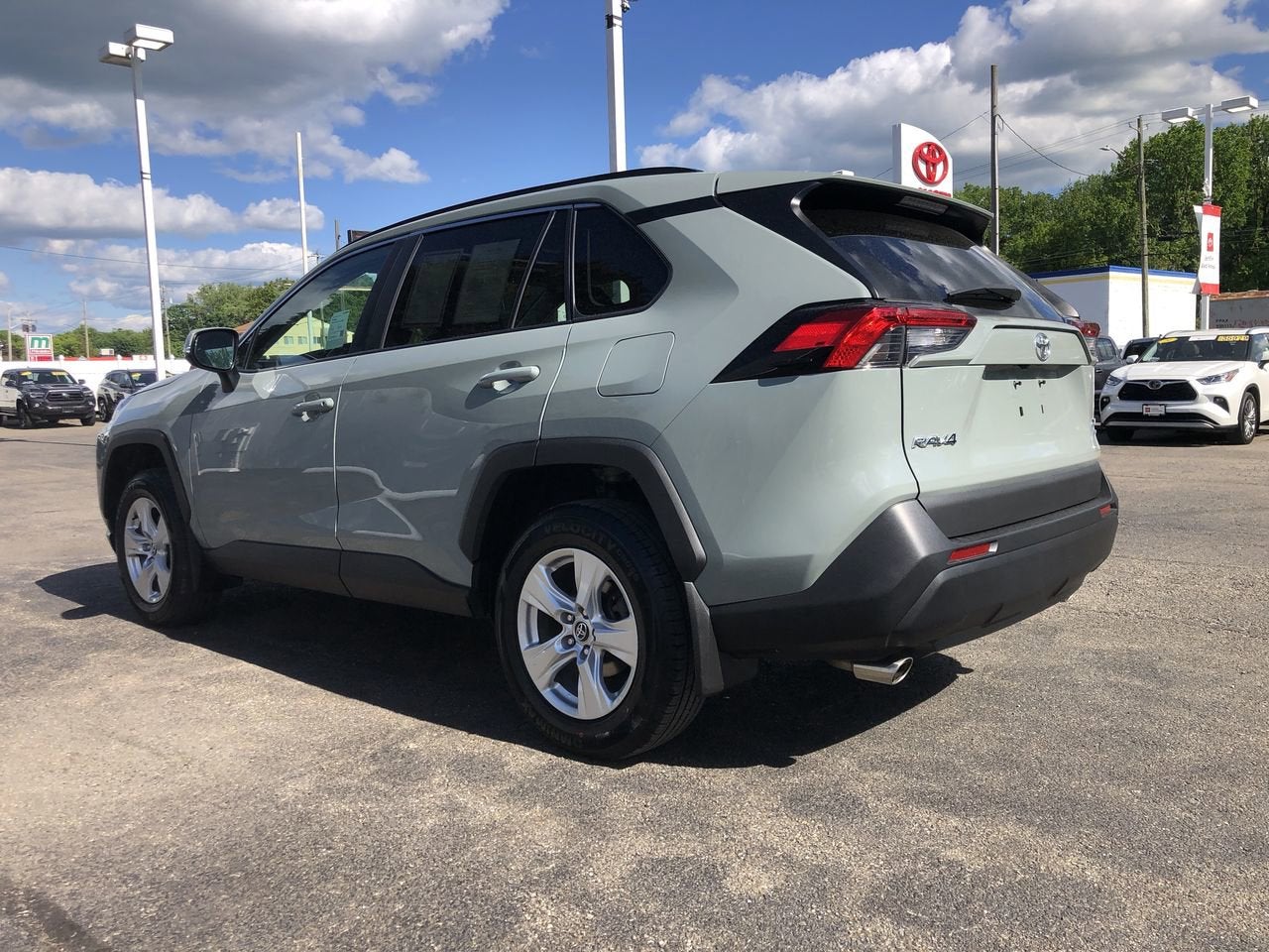 2021 Toyota RAV4 XLE