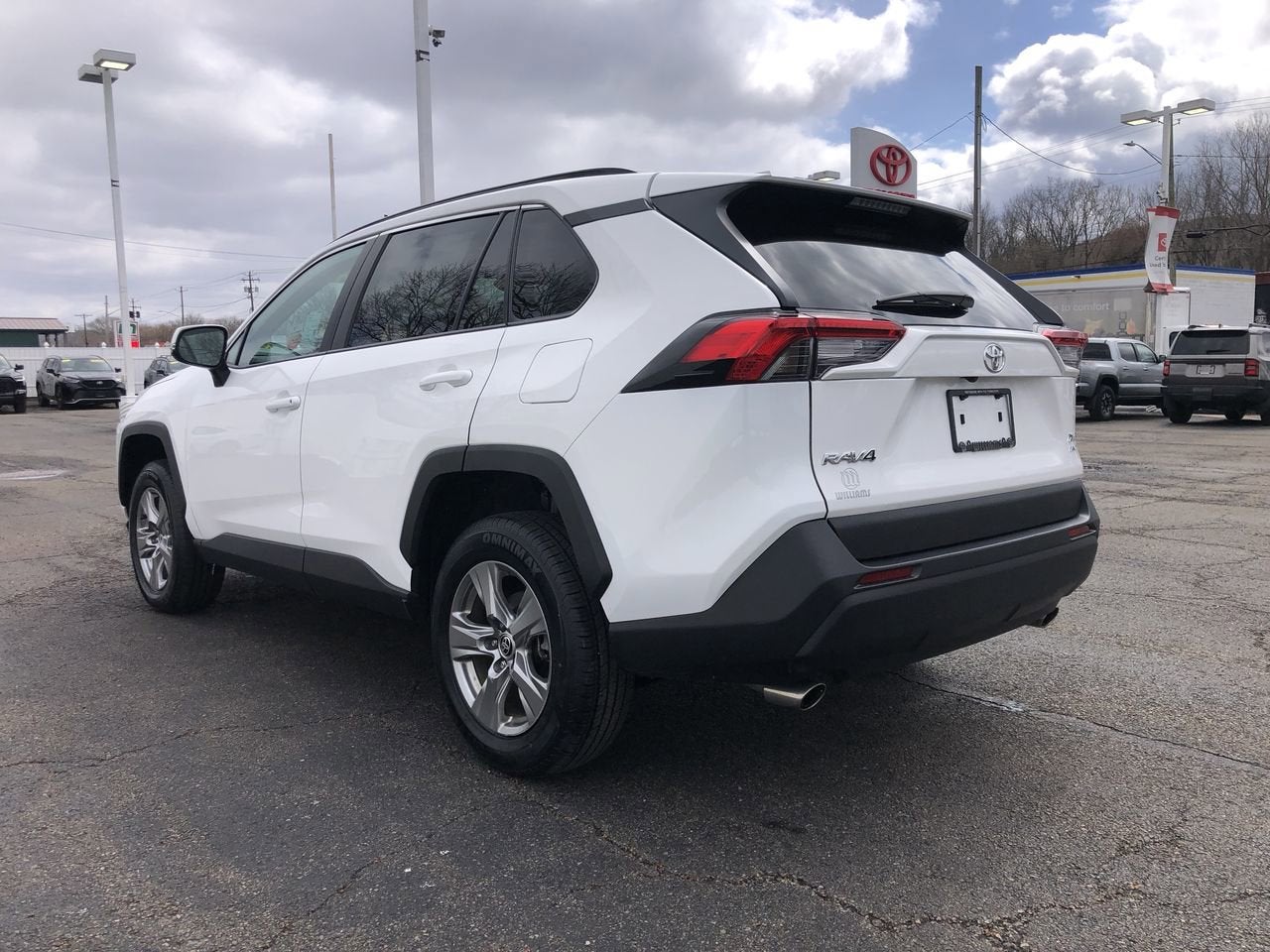 2024 Toyota RAV4 XLE