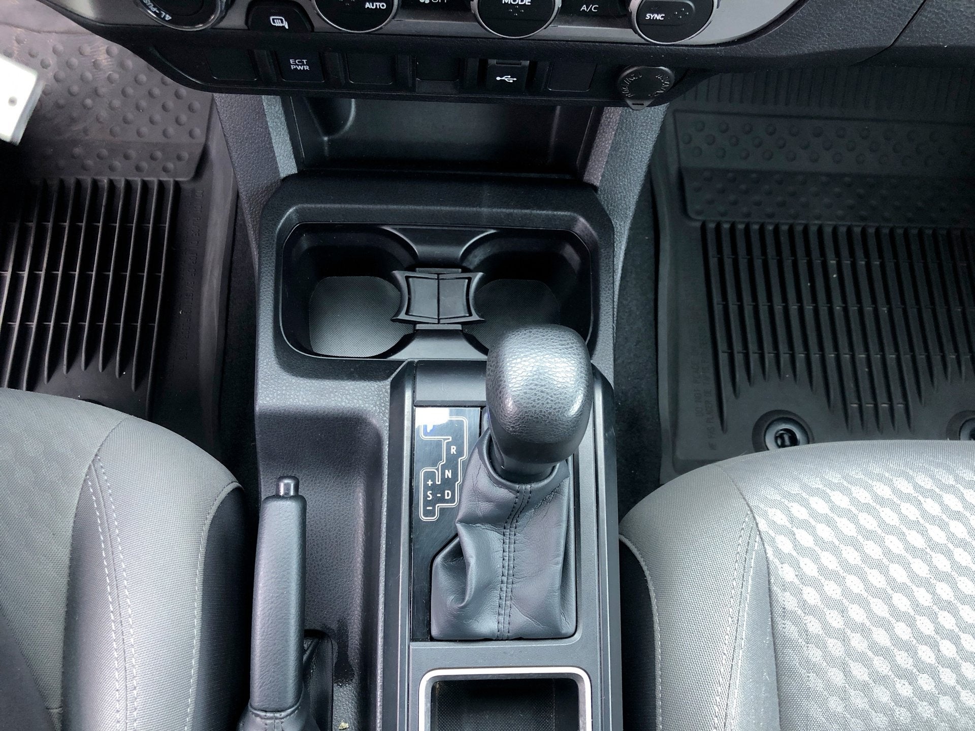 2022 Toyota Tacoma 4WD SR