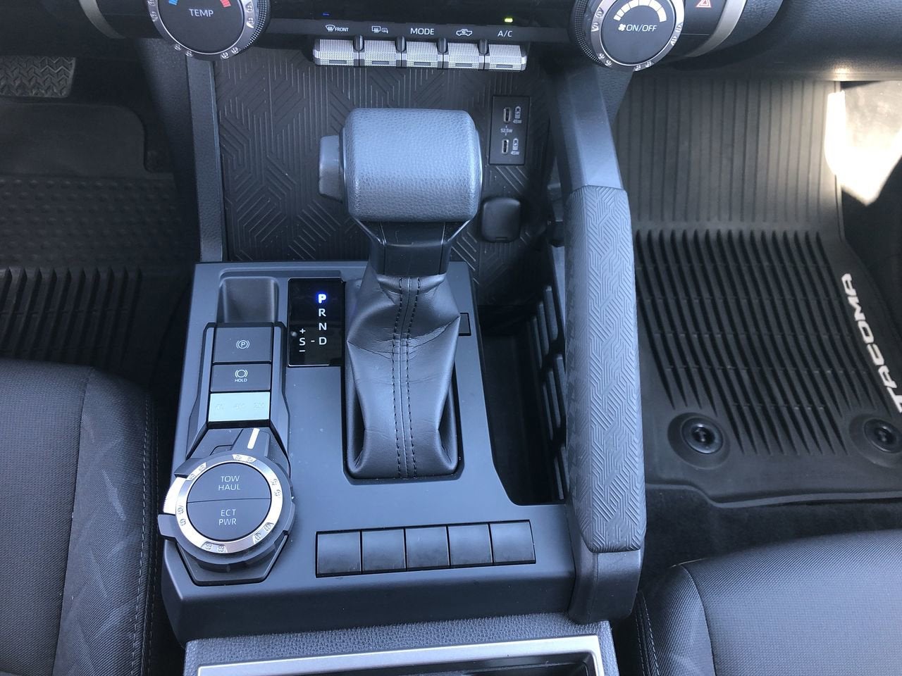 2025 Toyota Tacoma 4WD SR5