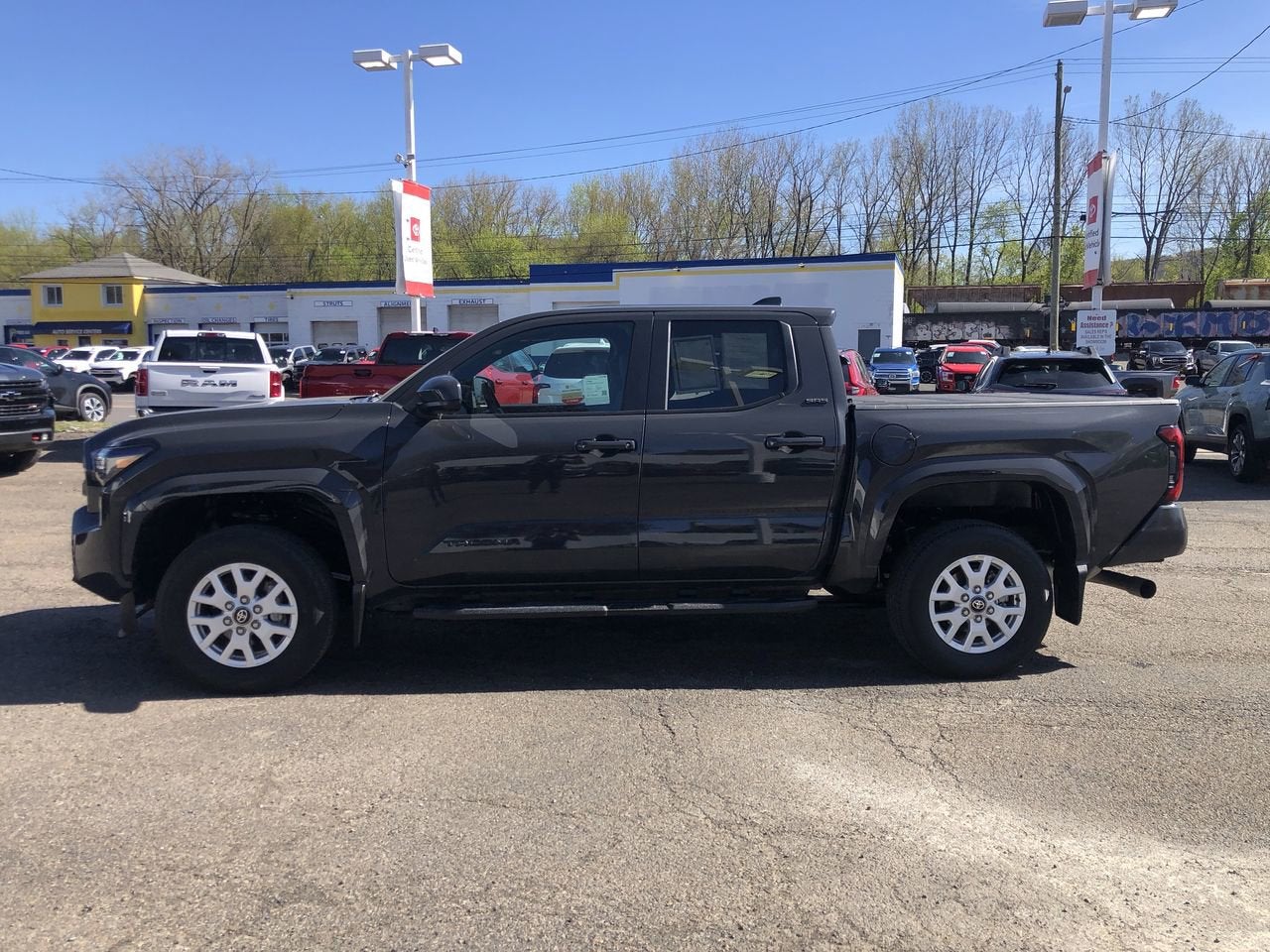 2025 Toyota Tacoma 4WD SR5