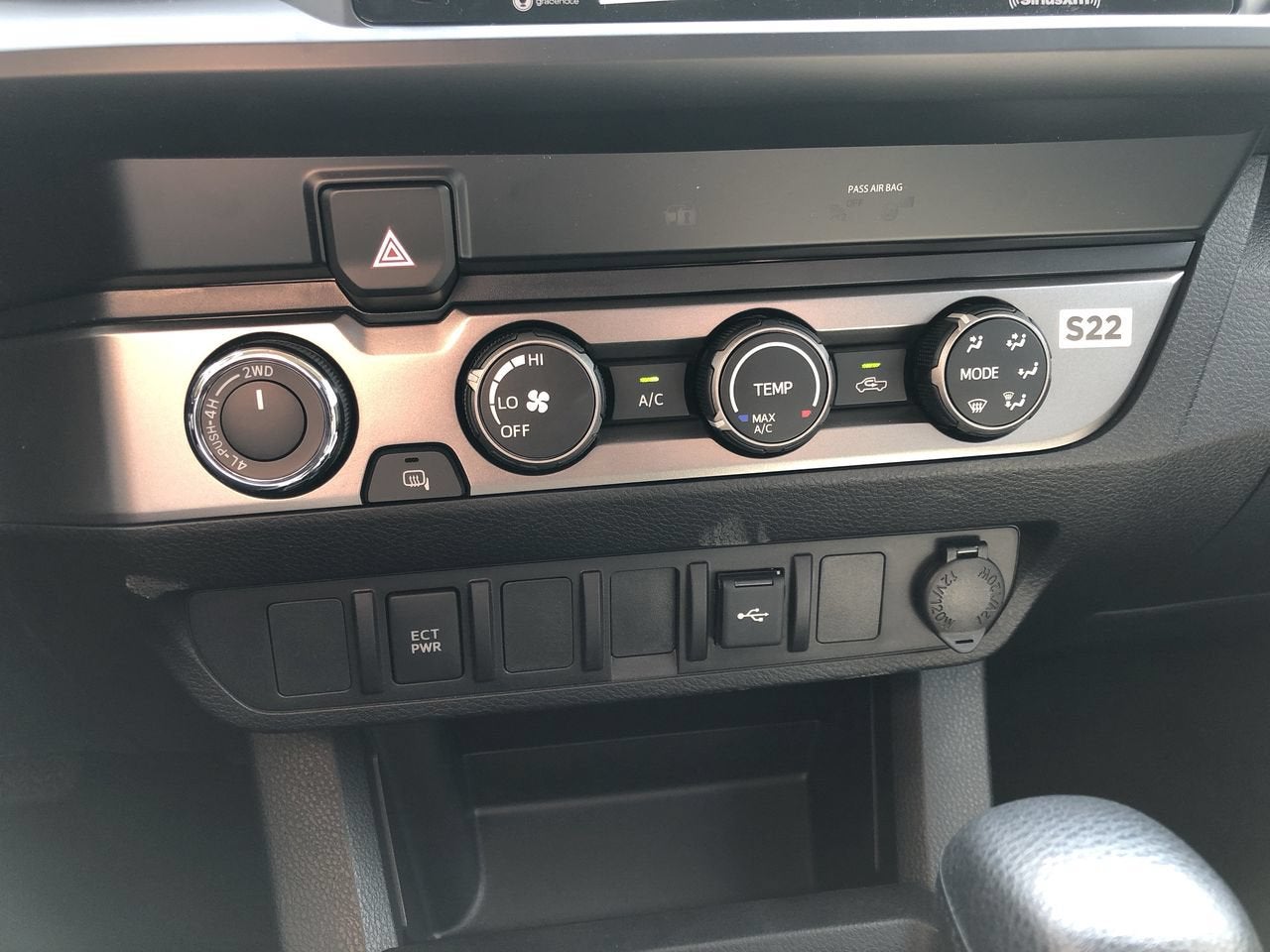 2022 Toyota Tacoma 4WD SR