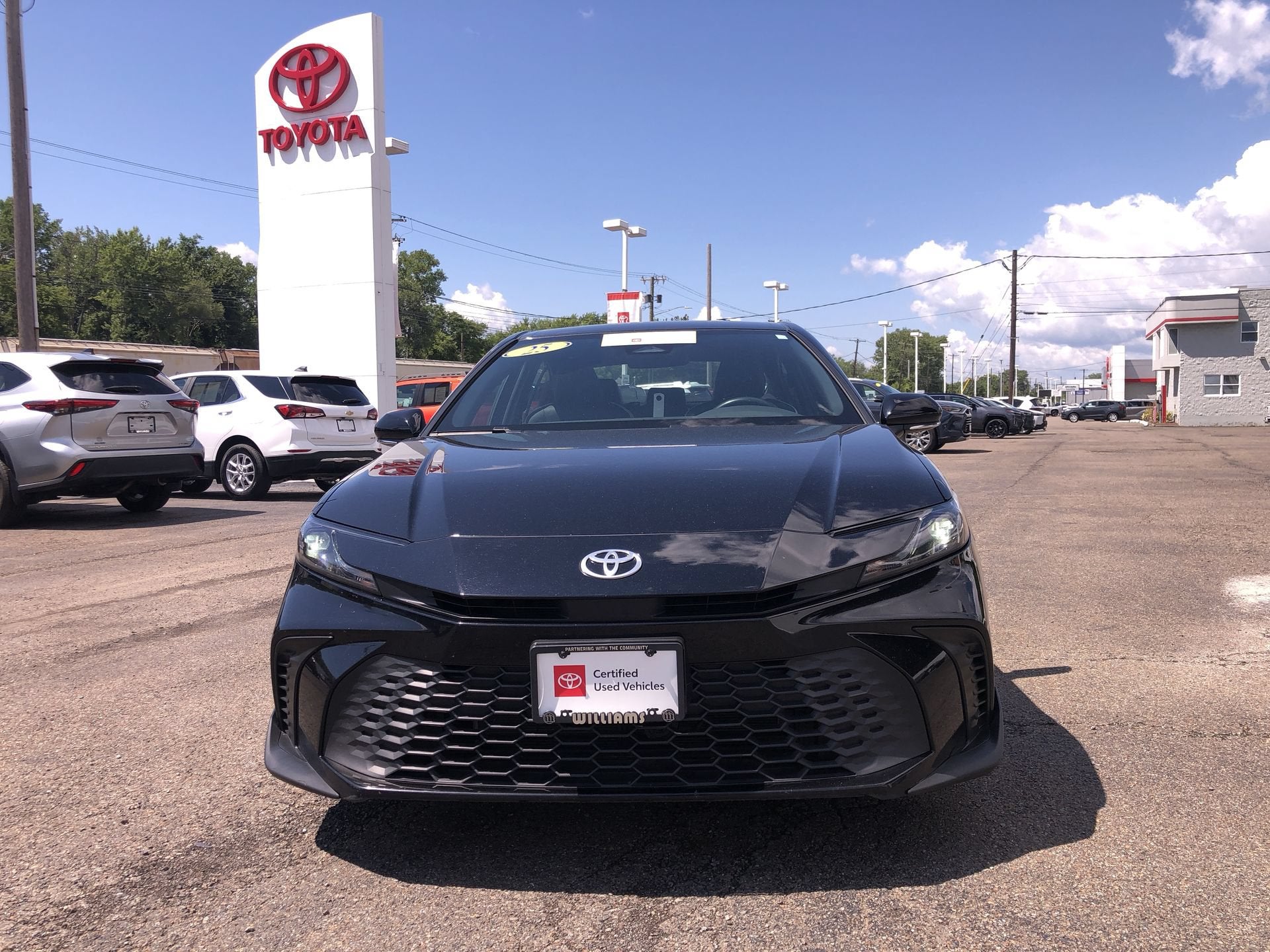 2025 Toyota Camry SE