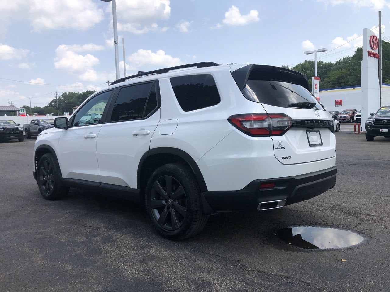 2025 Honda Pilot Sport